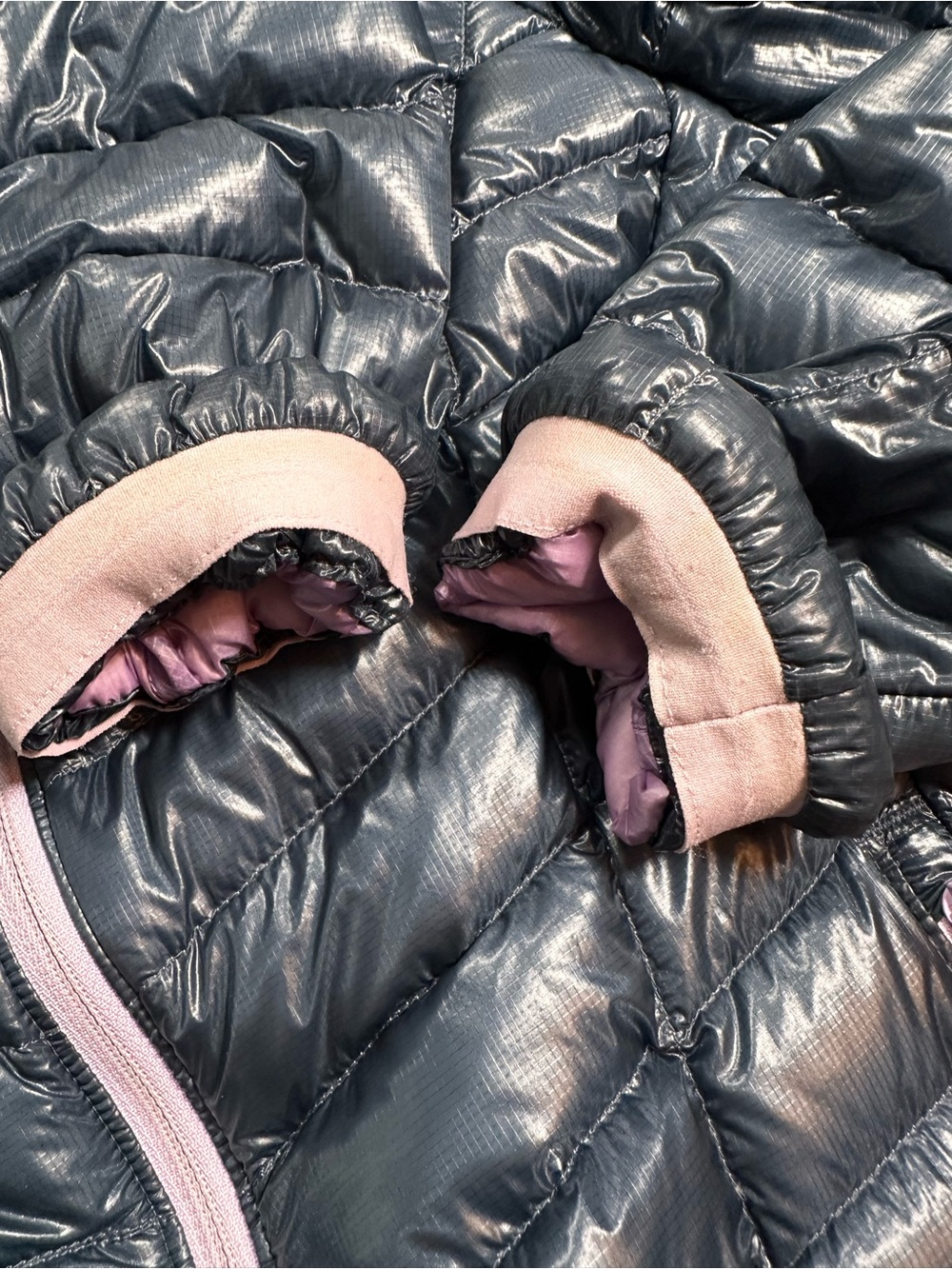 Mountain Hardware • Womens Ghost Whisperer Goose Down Jacket - Picture 6 of 16